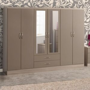 6 Door master wardrobe